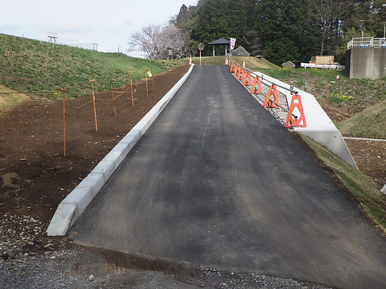 工事名：R2鬼怒川鎌庭管内周辺整備工事　令和4年3月竣工　発注者：国土交通省関東地方整備局下館河川事務所  完成