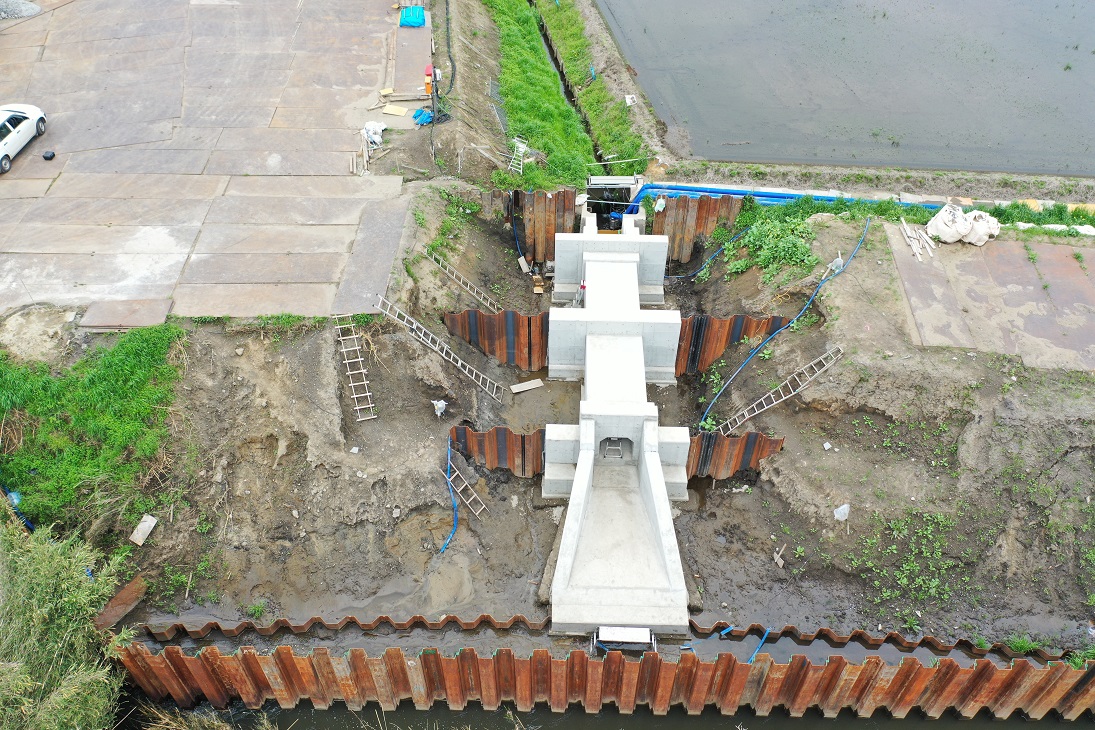 工事名：03国補地道　道路排水整備工事　令和4年7月竣工　発注者：土浦土木事務所 施工中